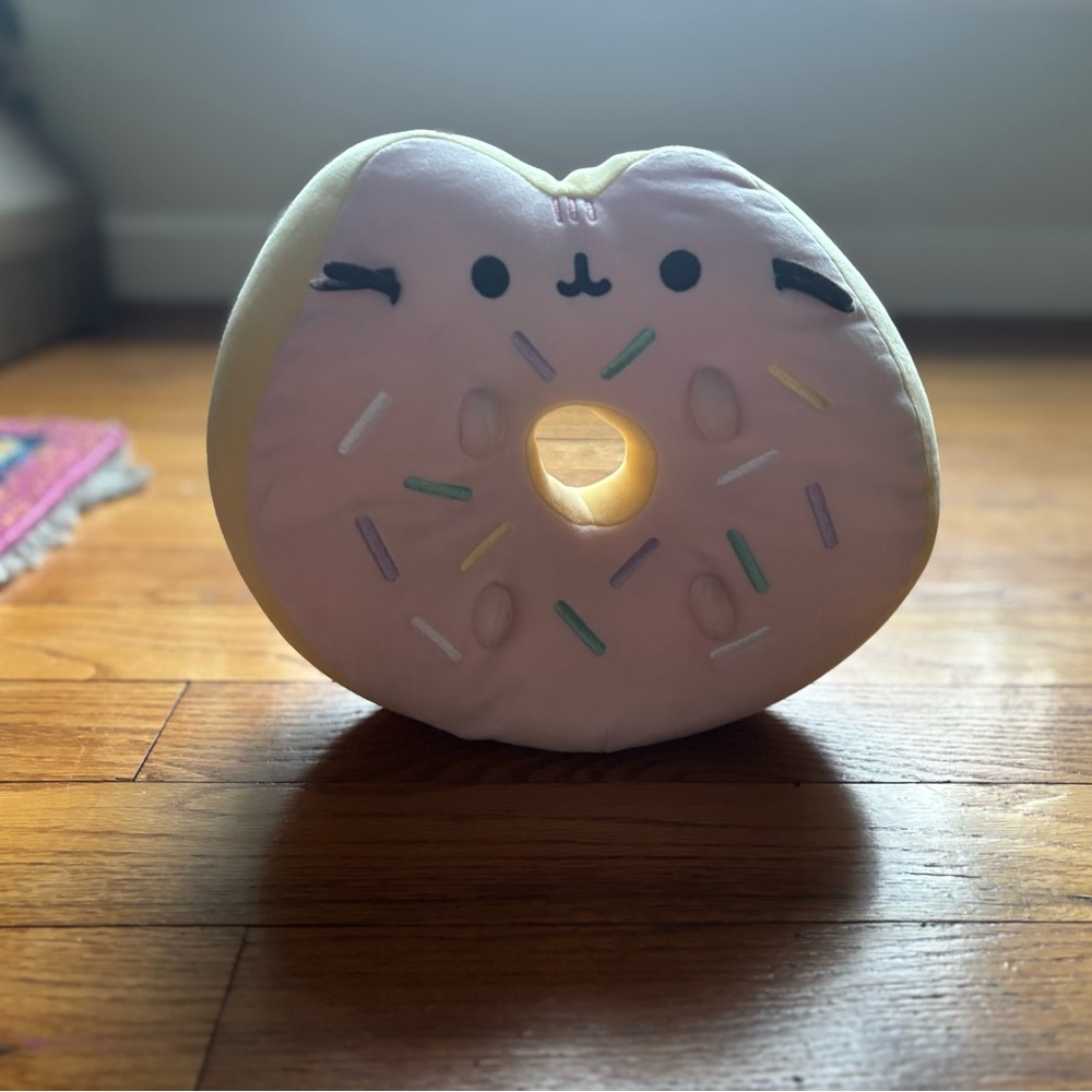 Pusheen sprinkle donut